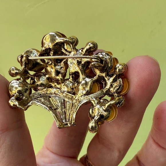 Antique Multi-Gem Flower Basket Brooch Elegant vintage Gold Roses in the Basket Brooch